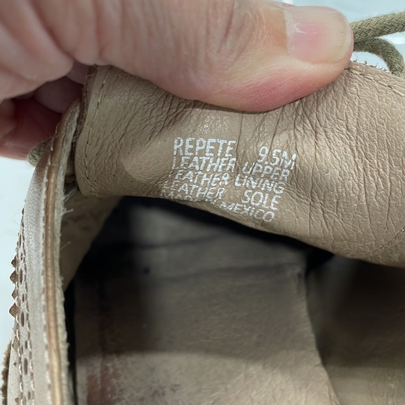 Steve Madden Vintaged /Aged Oxford Tan.‎ Size 9.5 - Picture 5 of 13